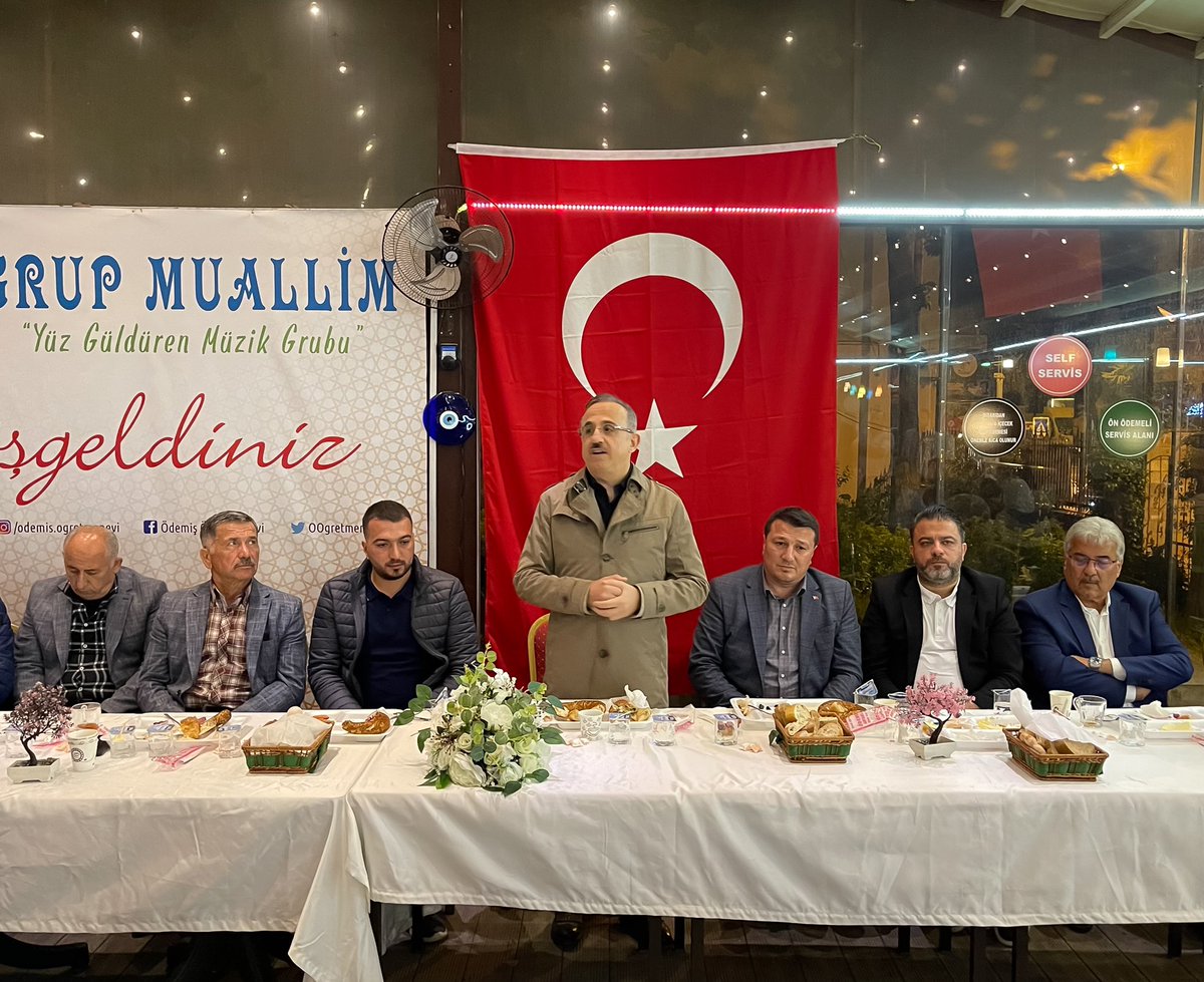 KSurekli's tweet photo. Bu gece sahur soframız Ödemiş’te…

Vatandaşlarımızla ve teşkilat mensuplarmızla sahur programında buluştuk.

Ramazan-ı Şerif paylaşmanın tadına varmak, muhabbeti artırmak ve yenilenmek için eşsiz bir zenginlik ...
#Ramazan  #Sahur  #Ödemiş https://t.co/fP8zfOKgxH
