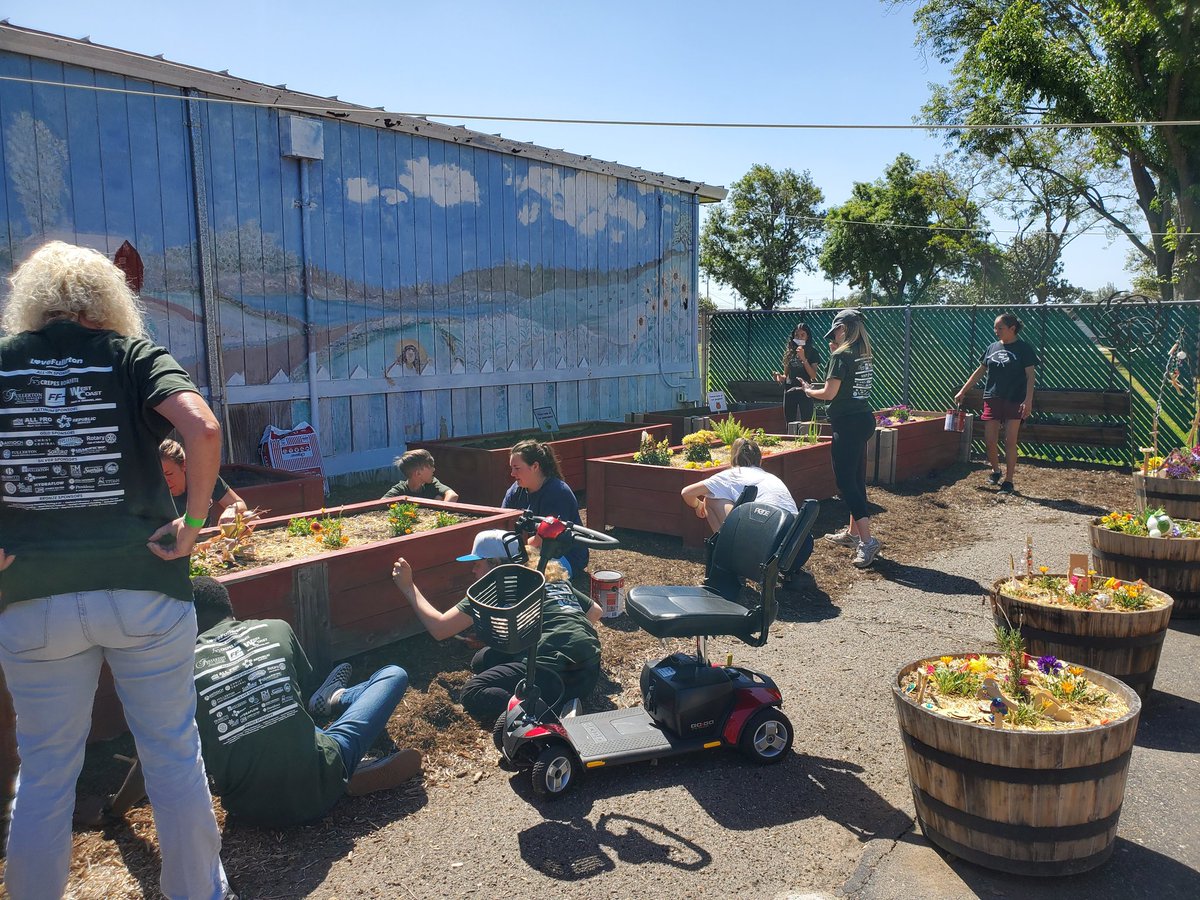 Working hard <a href="/LoveFullerton/">L❤️VE FULLERTON</a> <a href="/OTorcas/">Orangethorpe Orcas</a>