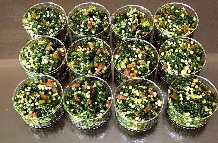NinasSweet's tweet photo. Ensalada Tabule o Tabbouleh fresca,aromática y práctica ingredientes fáciles de obtener
Perejil finamente picado
Unas cuantas hojas de menta
Limón al gusto
Tomate picado poco
Pepino picado poco
Aceite de oliva 
Cuscus,quinoa,trigo opcional
Sal y pimienta
Mezclar todo y disfrutar. https://t.co/4tFxsWKkEm