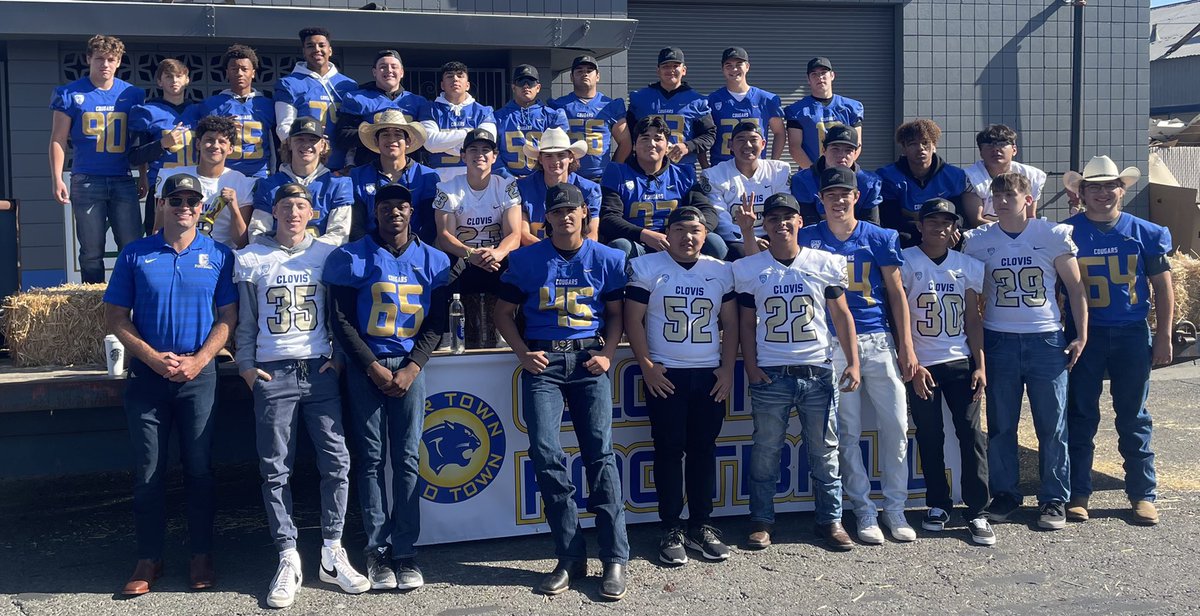 Thanks to the community for putting on another great parade. Our young men are ready for season! 

#sameoleclovis #bringitback #cougarcountry #theoriginal