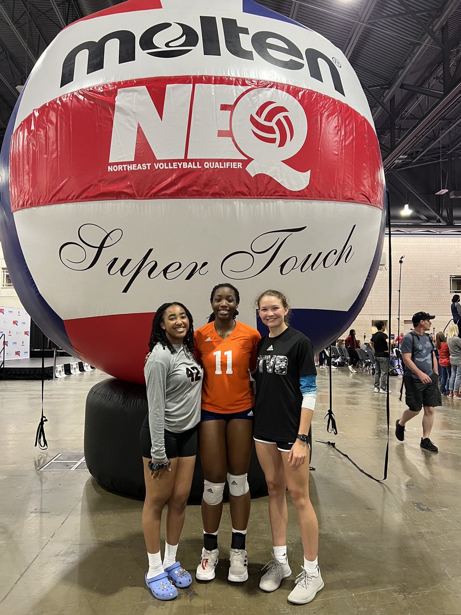 Foster_vball's tweet photo. Some of our girls are chasing a bid in Philadelphia this week! Good luck!! @Sw33theart_juju @jackie_onyechi @HHolchak https://t.co/1mWNQQ05k5
