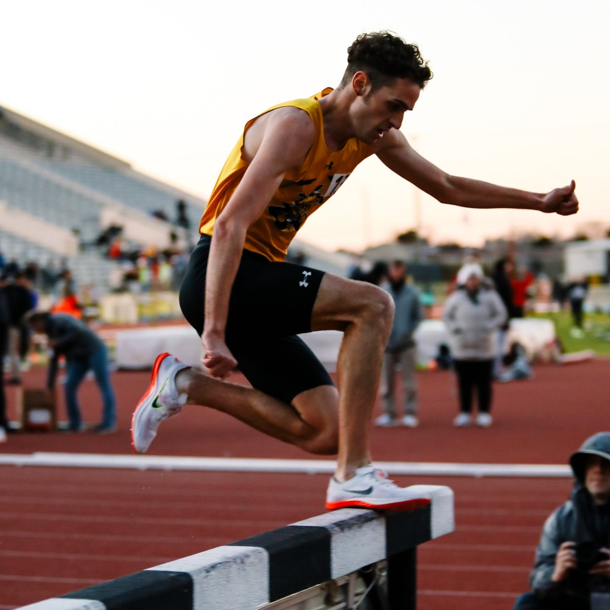 GoShockersTFXC's tweet photo. Asher for the WIN!

🥇 9:50.33 in the 3k steeple https://t.co/aX1hwl1sUl