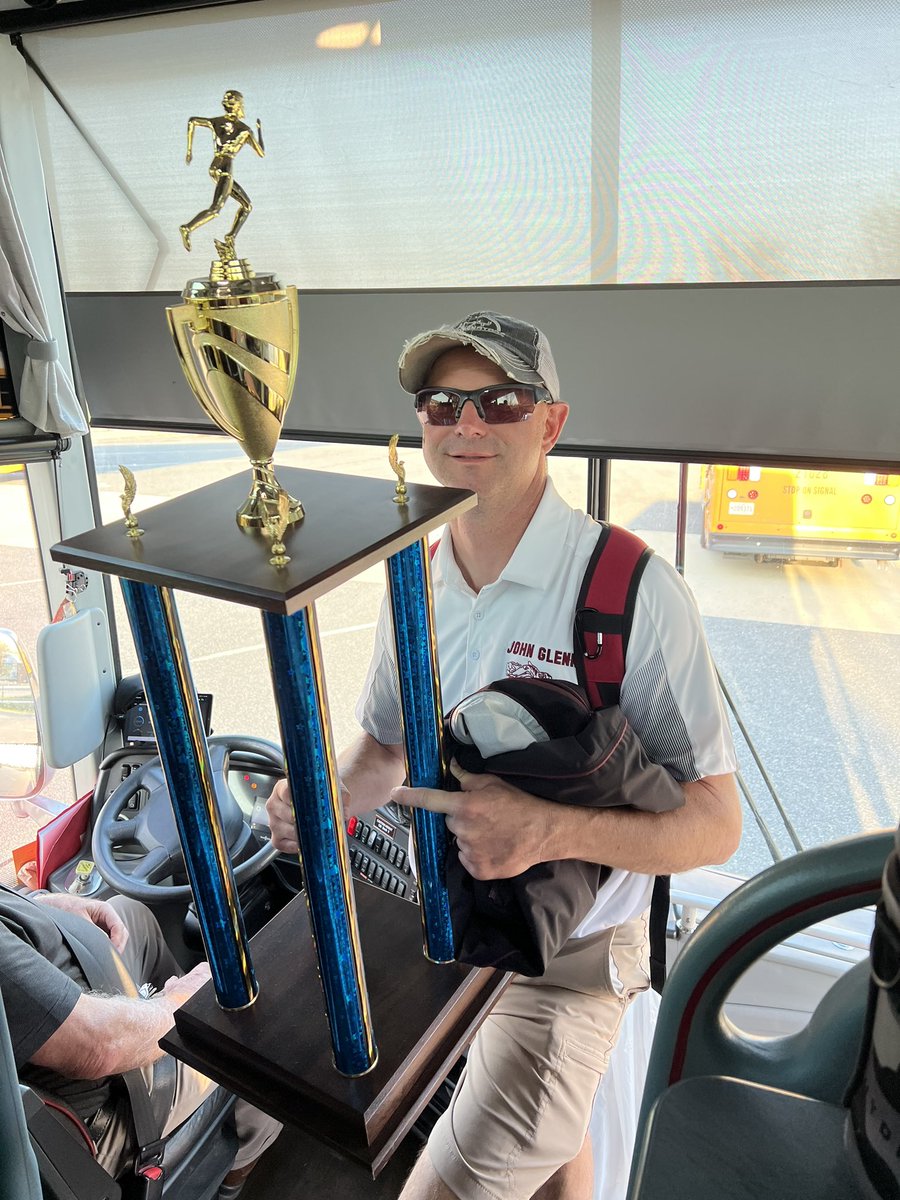 atooms13's tweet photo. Come to Maryland they said… Make em regret it! Girls win…. Boys 3rd out of 33 teams!!! #dominate #winners #jghstrack #divideandconquer #doingitfordouglas #thatsthewayweroll @EastM_Muskies @CoachjoyJoy @JGHSMUSKIES1 @brandonhannahs @KevinDJsports https://t.co/UCBmte9Bil