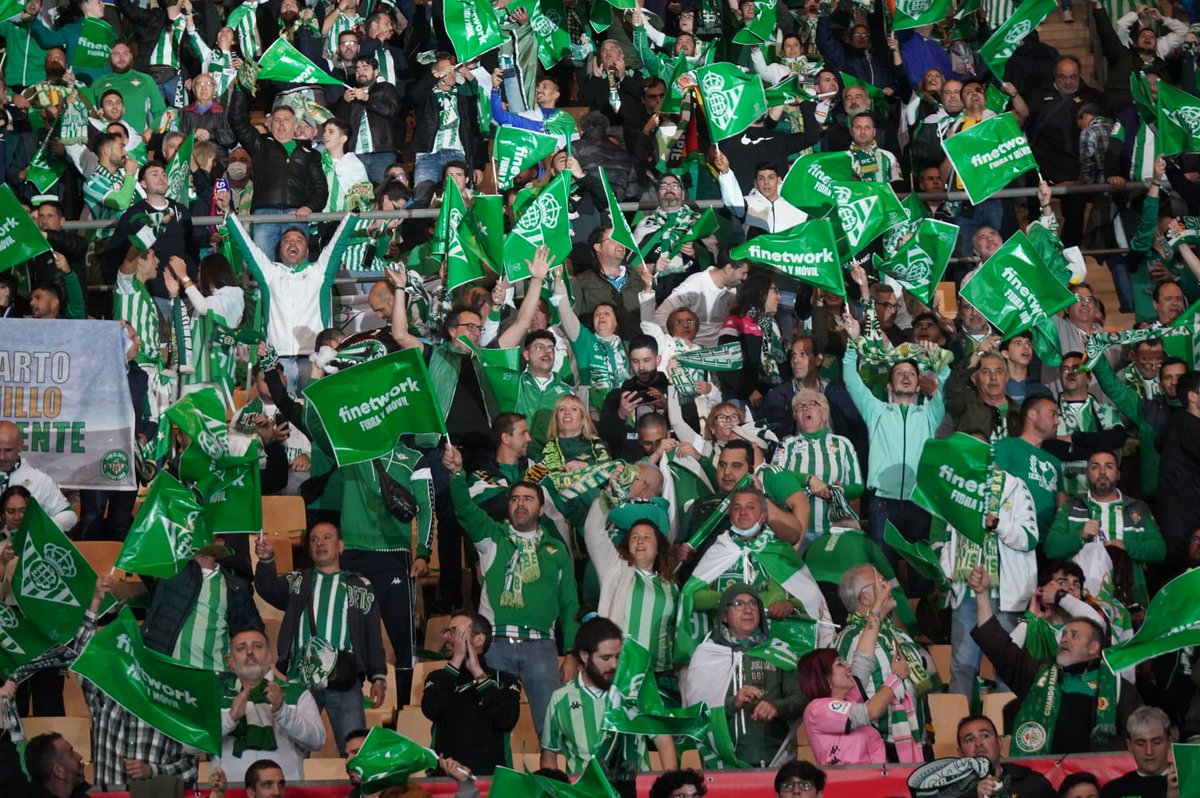 JuanMa_Moreno's tweet photo. ¡Enormes! Me alegro mucho por el club y toda la afición del @RealBetis.

Una final soñada.
En #Andalucía y con un equipo campeón andaluz.

🏆 #CopaDelRey https://t.co/iCX90g5Vpy