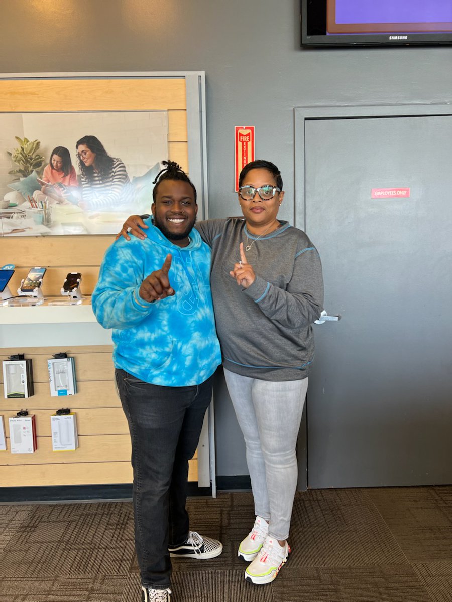 hunter_celeta's tweet photo. Its super exciting when a S.W.A.T partnership goes bi-costal! Congratulations @TaylorPantaja on your transition to California. Keep leading and inspiring...The BEST is yet to come. #SWAtsUp @Ciara_Wills #Swatsocial @swat_east #2022FirstNetExpertlocation https://t.co/K0j7R4X1Xt
