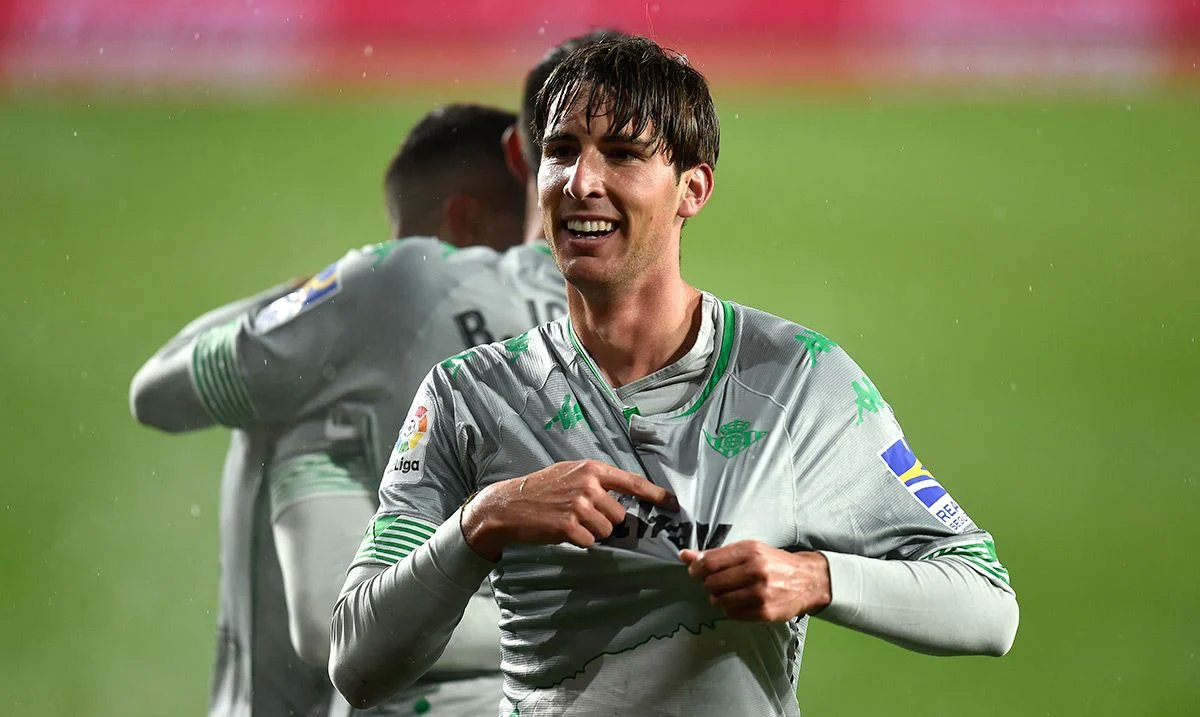 partidazocope's tweet photo. 🟢⚪️ Miranda, tras ganar la #CopaDelRey, en @partidazocope

🤪 "Estaba cagado en el penalti. He pensado en mi familia, en mis amigos"

💪🏻 "Los sueños se cumplen, y hoy se ha cumplido uno, ganar un título con el @RealBetis"

📻 #PartidazoCOPE https://t.co/YIPJBqEnzn