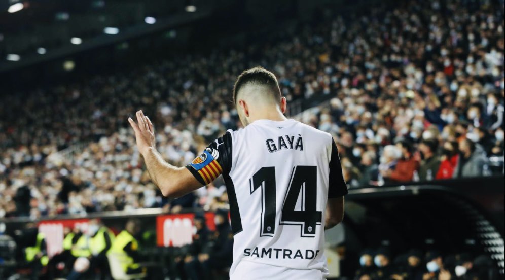 tardorvlc's tweet photo. Filla este és el cant que has de recordar. Quan el vent vaja a favor i enmig del temporal. El nostre equip és el València, no hi ha res més gran. Nosaltres som el València i això mai canviarà. Nosatres som el València, no hi ha res més gran. https://t.co/dnkM6qQ68U