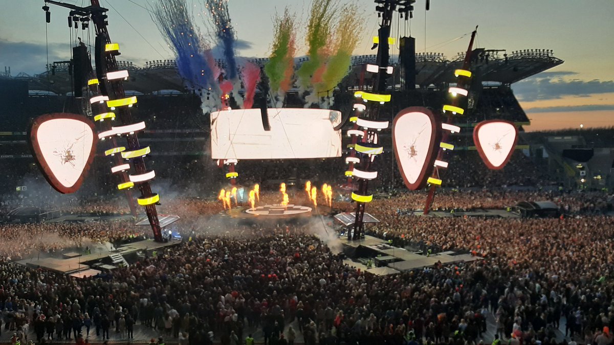 JamesDunny's tweet photo. What a show #edsheerandublin https://t.co/hpDTks0GXb