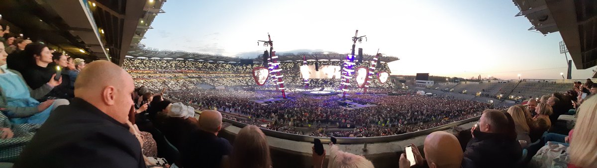 JamesDunny's tweet photo. What a show #edsheerandublin https://t.co/hpDTks0GXb