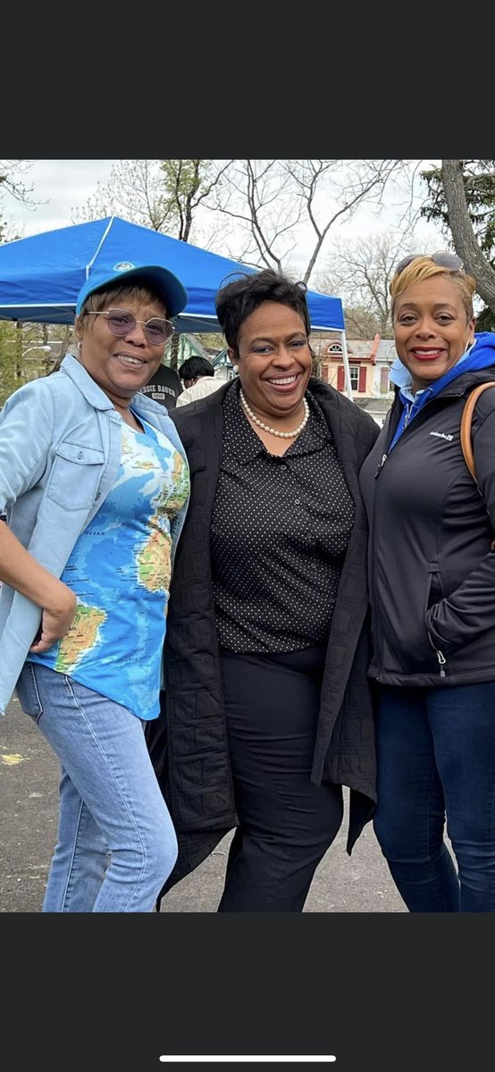darishamedia's tweet photo. @RepDarisha @cindybassphilly We had a great day celebration of Earth Day at Fernhill park. #RepParker #EarthDay2022 #FernhillPark https://t.co/GNYrWt6Hny