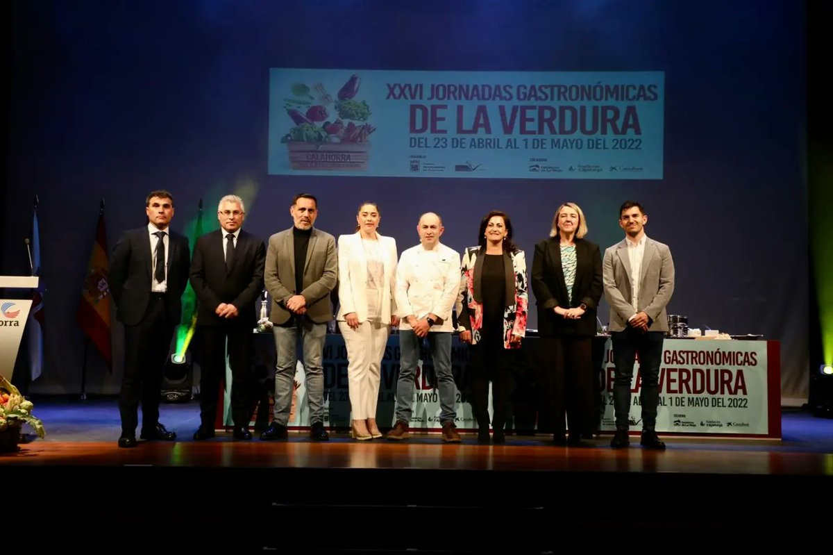 aytocalahorra's tweet photo. Hoy se han inaugurado las XXVI Jornadas Gastronómicas de la Verdura de #Calahorra, con la presentación y showcooking en directo de @NachoEchapresto

@visitacalahorra
#jornadasverduracalahorra https://t.co/G0tB1Kb93f