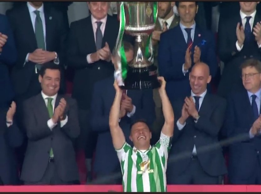 aslimones's tweet photo. No lo llames @joaquinarte Llámalo LEYENDA!! https://t.co/uPGlmj4egy