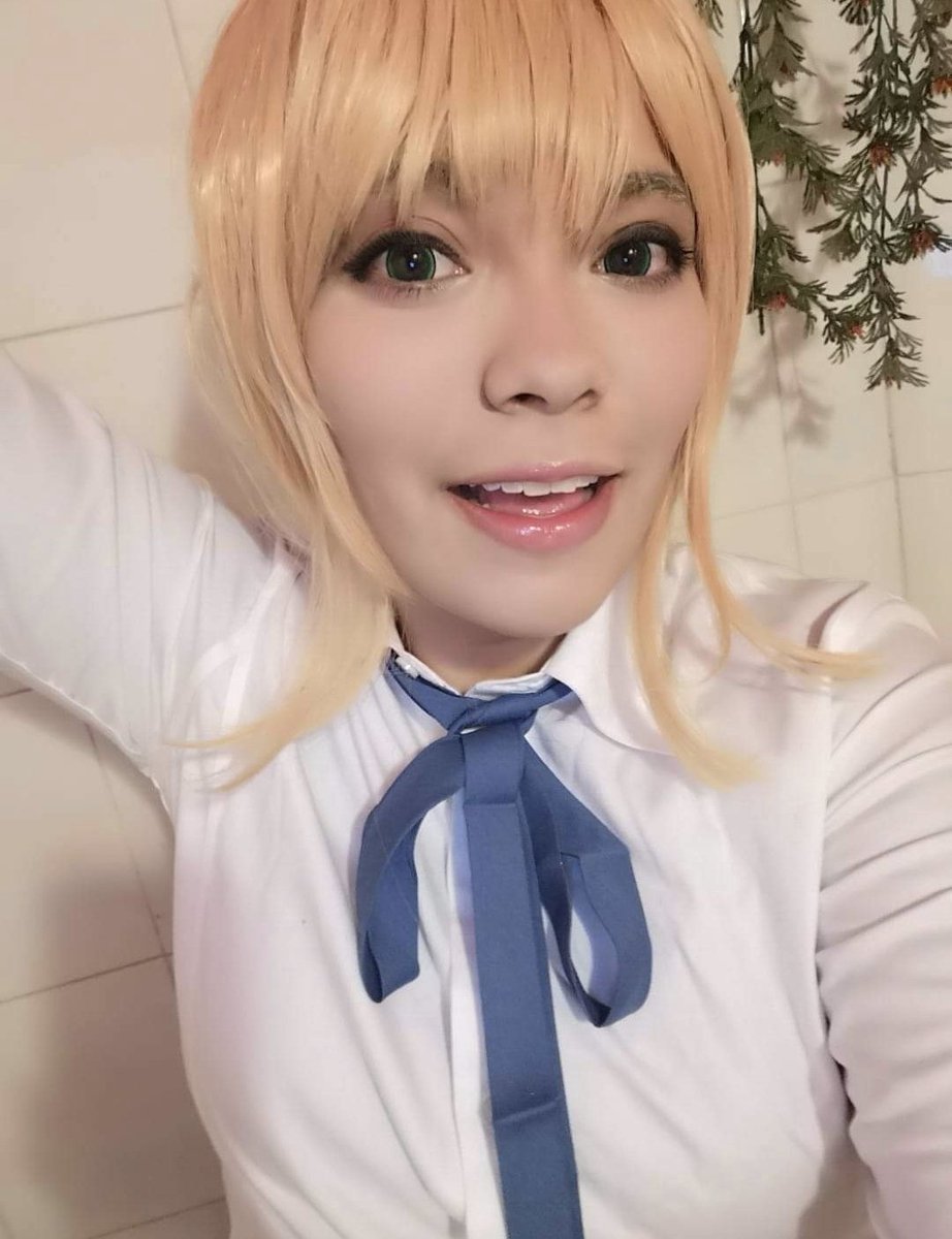 ChioKamui's tweet photo. :'D le tengo que hacer un remake la cosplay uwu, allí estaba mas gordita, espero uwu que me vea mejor cuando la vuelva a hacer ❤️❤️💛

#FateGO
#FateGrandOrder
#Fate
#ARTURIA
#FateStayNight
#cosplay https://t.co/Nf4TOuB3Uz