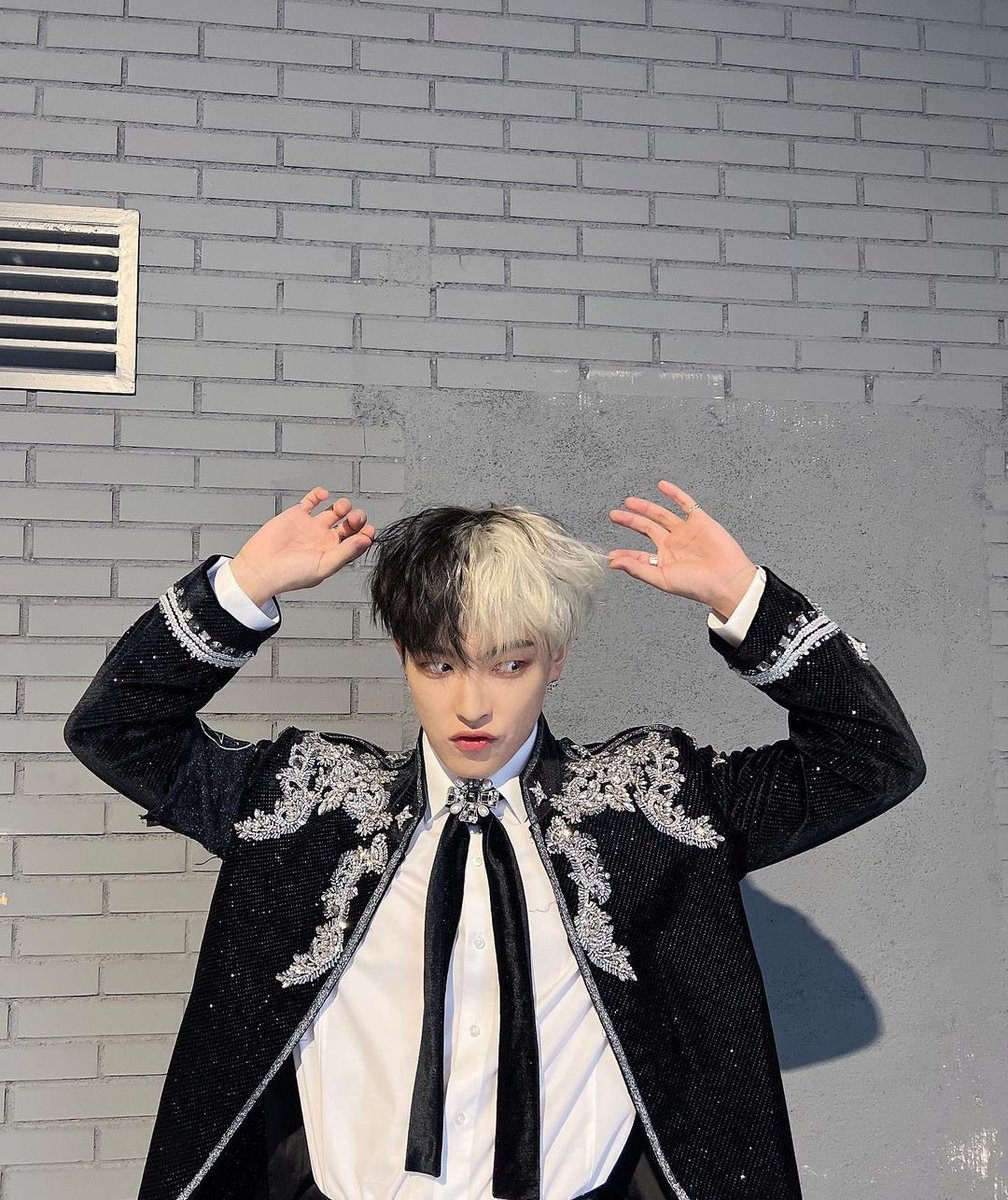 ATEEZEGYPT's tweet photo. 220424 |🦋| تحديث

تحديث حساب ايتيز عبر إنستجرام [#hongstagram]:

HONGruella😈 (جمع بين اسمه هونج +اسم الفيلم Cruella)

G- #에이티즈 #ATEEZ @ATEEZofficial https://t.co/RZFF4hyEnr