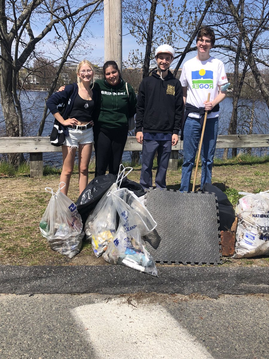 nbradley_nancy's tweet photo. Charles River Clean-Up Day. Thank you Stephanie, Guilia, Evan and Marty #CharlesRiverCleanup @brimmerandmay https://t.co/U6KQbrVnFa