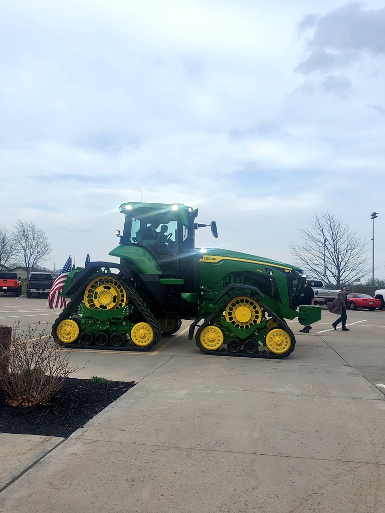 ChanseHall's tweet photo. Now that's how you arrive to prom in Southwest Iowa! https://t.co/zIWkreabTK