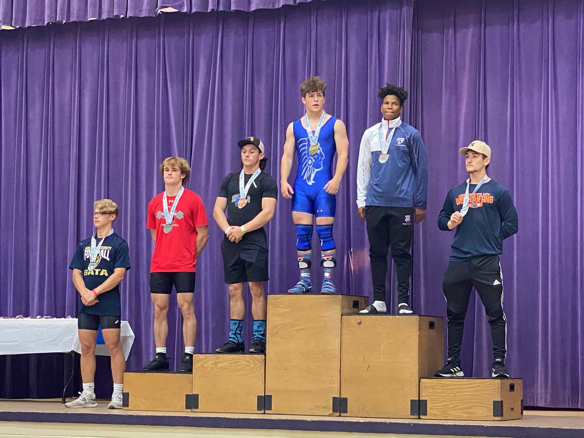 sshsraiders's tweet photo. Congrats to @bo3h3 for placing 4th in the 2022 154lb State Weightlifting Championship in the Snatch and Traditional. TRADITION NEVER GRADUATES!! https://t.co/8ely64P6Gm