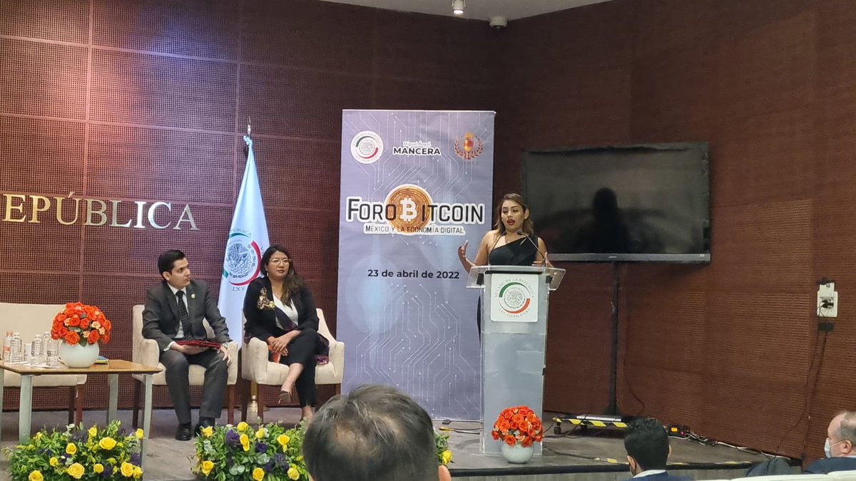 vconsultingmx's tweet photo. Todo un honor estar el día de hoy en el @senadomexicano participando en el #ForoBitcoin ¡Muchas gracias! https://t.co/2bP5NVeXXl