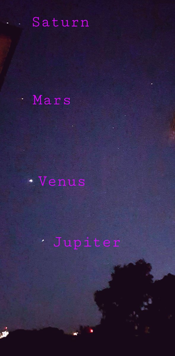 CherScheff's tweet photo. April 2022 had its skies mapped out with the Moon and four planets with Jupiter and four Moons in second pic. 

#Sydneyskies 
#StormHour #MoonHour 
#Aprilsky #MoonJupiterVenusMarsSaturn https://t.co/6fHkHDNTS6