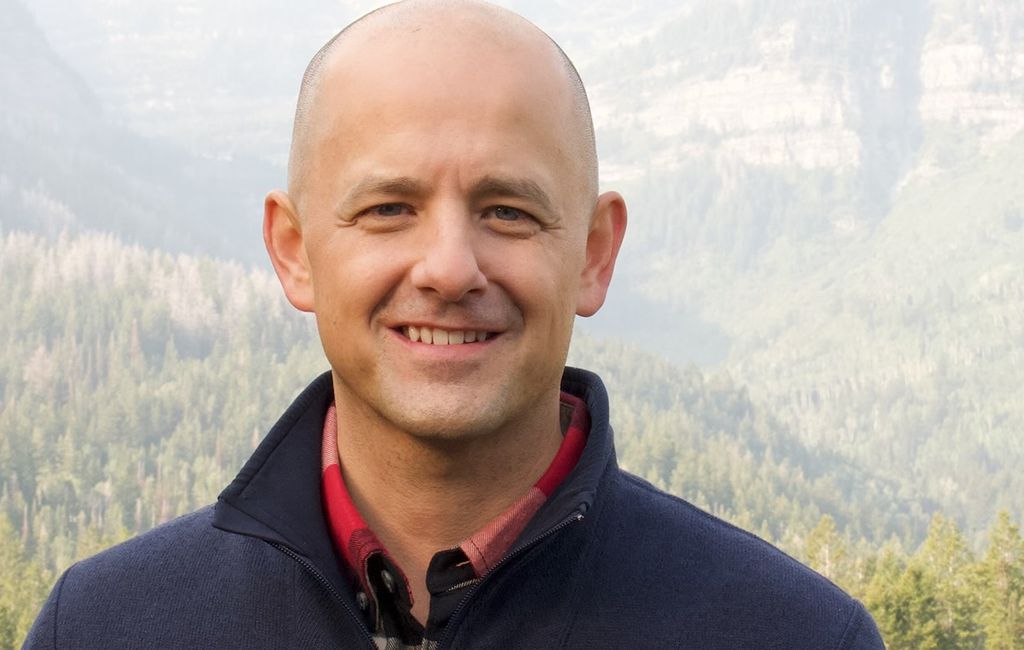 hunterschwarz's tweet photo. Today the @UtahDemocrats endorsed independent @EvanMcMullin for Senate to take on Sen. Lee.

McMullin: "Today we took an important step in building a new coalition of Democrats, Republicans and independents to change our broken politics.” #utpol https://t.co/yOy32v7s4y