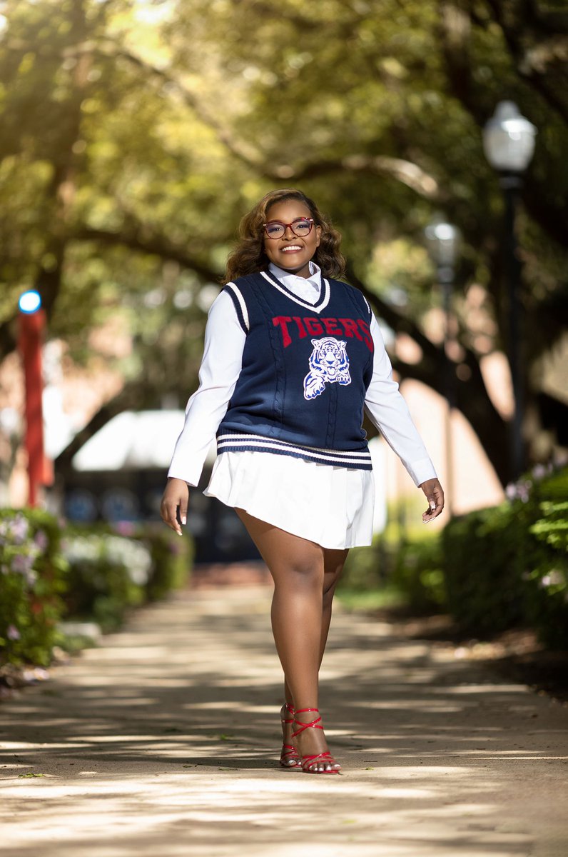 _SimplyBritt__'s tweet photo. to my dear old college home,

In just 7 DAYS from, I will be graduating from the best HBCU there is, Jackson State University. I am forever grateful for the past four years at this illustrious university. 

Britney D. Bobo, B.S in Healthcare Administration &amp; Management https://t.co/thtpk4qnOw