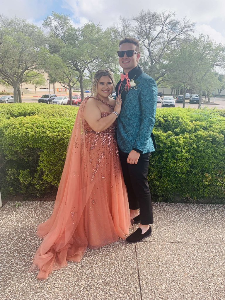 RJ_valerio10's tweet photo. Prom 2022‼️ https://t.co/REUsjklwku