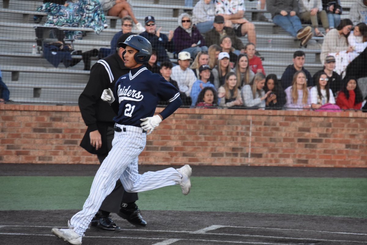 toymachuca's tweet photo. Action Photos ⚾️
#BaseBall #senior #ldbell #raiders #sagubaseball #rangersya #class2022 #alwaysaway https://t.co/E18NW4P2th