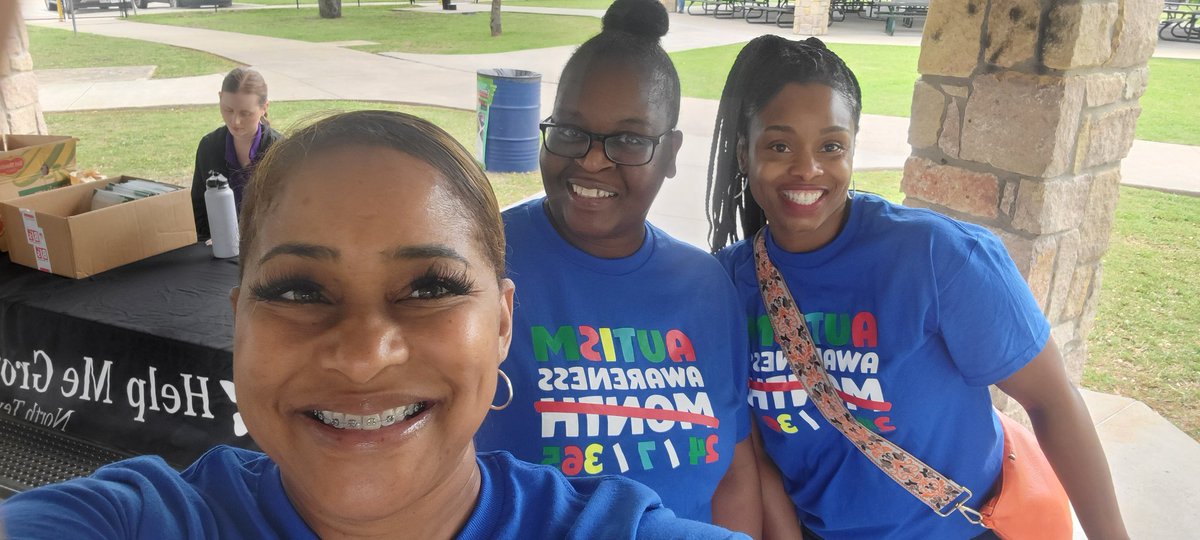 Chastity_ljack's tweet photo. Fun times at the DeISD and DeSoto Parks and Recreation Autism Event. @desotoisdengage https://t.co/UeXZ9MeeVS