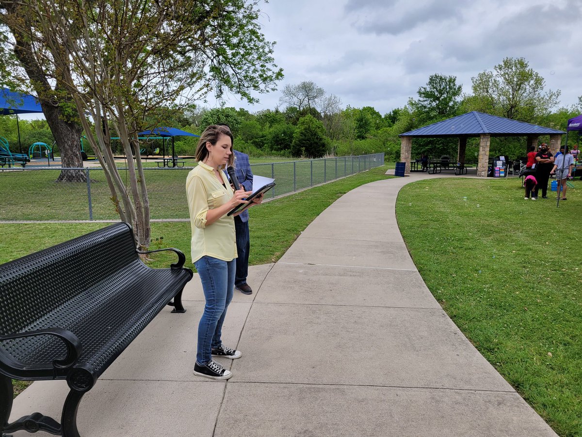 Chastity_ljack's tweet photo. Fun times at the DeISD and DeSoto Parks and Recreation Autism Event. @desotoisdengage https://t.co/UeXZ9MeeVS