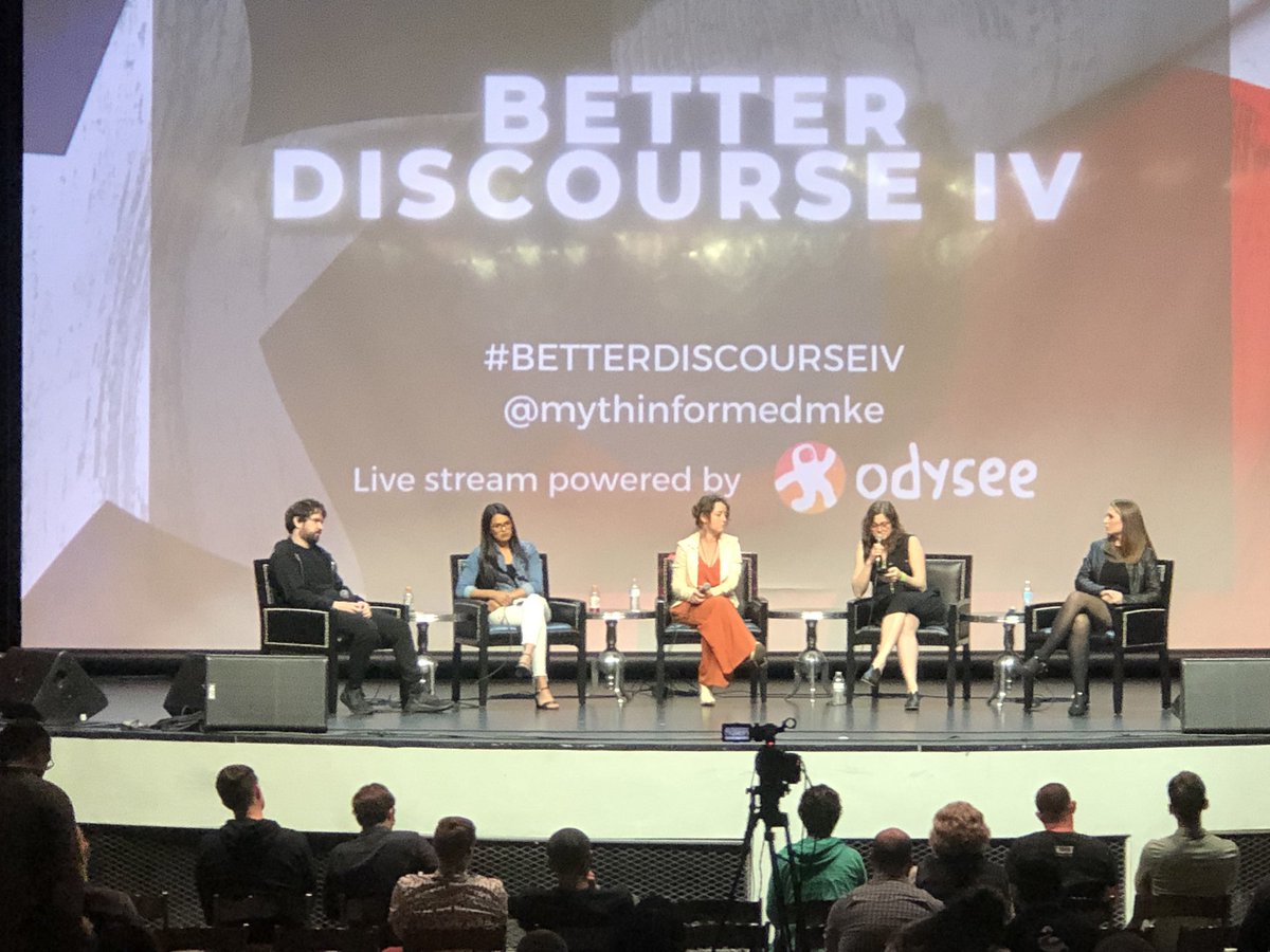 MythinformedMKE's tweet photo. #BetterDiscourse Covid fallout panel with @TheOmniLiberal , Savanah Hernandez, @RealKeriSmith , @libbyemmons , and @Lauren_Southern https://t.co/HCxUz4cNtn