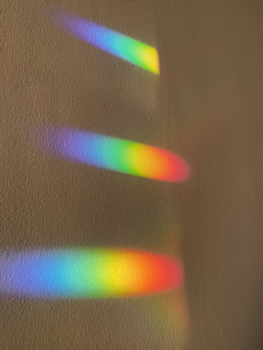 viewsbyru's tweet photo. @claudiorossi11 found some more i couldn’t resist sharing! 1st one is from my phone of the sun hitting the crystals in my chandelier and onto the wall. the others are using the flash and closeups of a cd, it was a happy accident tbh.
#photographer #photography #colours #multicolours #rainbow https://t.co/v1ucUHyBe6