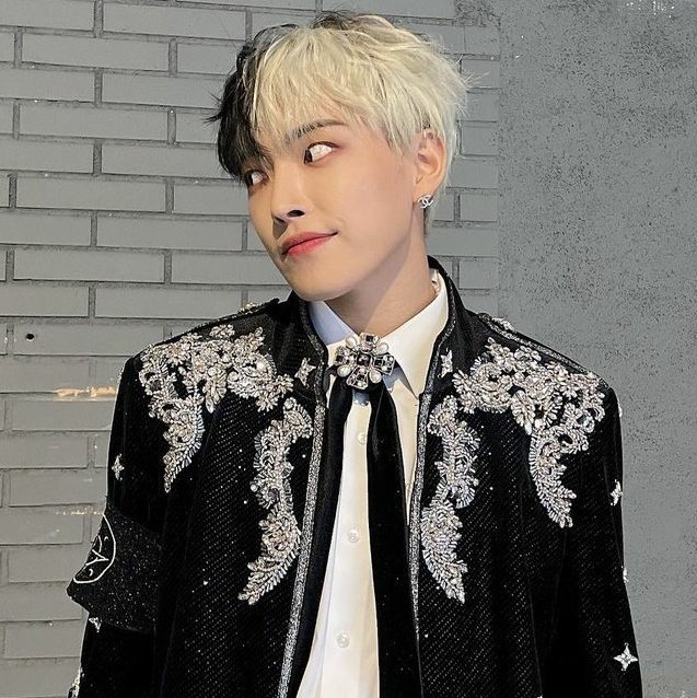 98CONTENT's tweet photo. just imagine hongjoong's evil twin https://t.co/V8C1ZvsIAi