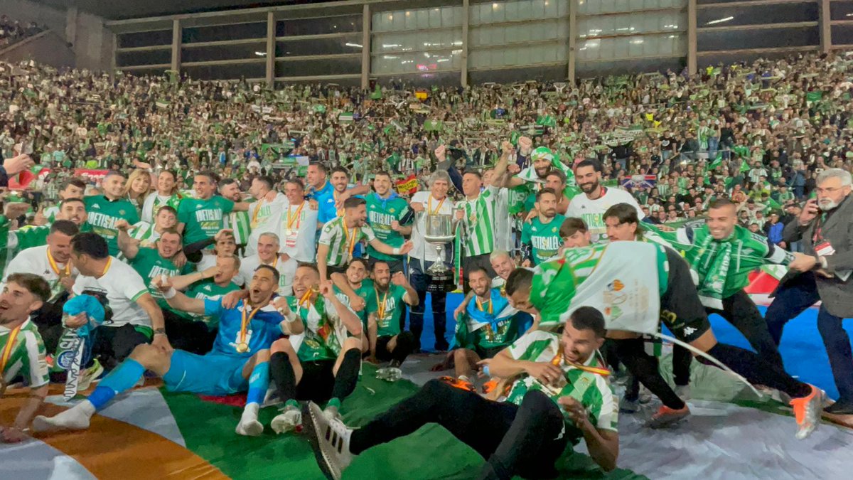 QUÉ FOTOS.
QUÉ MOMENTO.
QUÉ NOCHE.

[📸 <a href="/kikohurtsevilla/">Juan Antonio</a>]