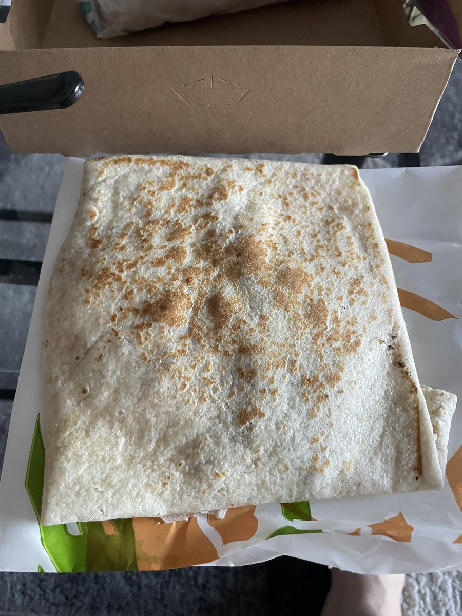 rapidbetaALT's tweet photo. Taco Bell gave me a square https://t.co/P2ZmJcpQJ5