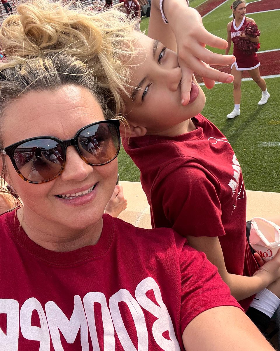Emdot0326's tweet photo. Loving life! #OUDNA #OU #BoomerSooner https://t.co/RcK038znZf
