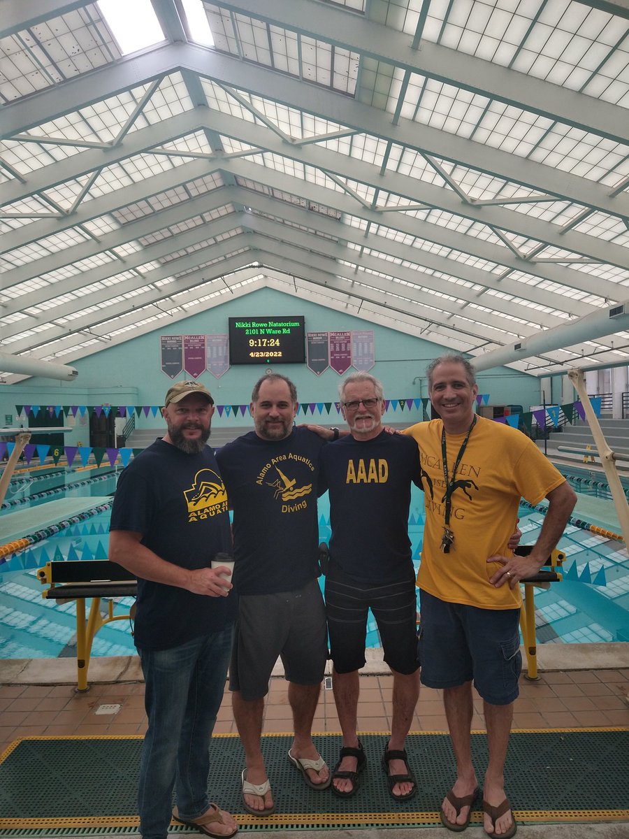 MISD_Diving's tweet photo. A big shout out @Alamodiving for coming down to host a clinic at the Rowe Natatorium. It was great and the kids gained a lot of confidence and knowledge. https://t.co/LcfdeOVBSQ