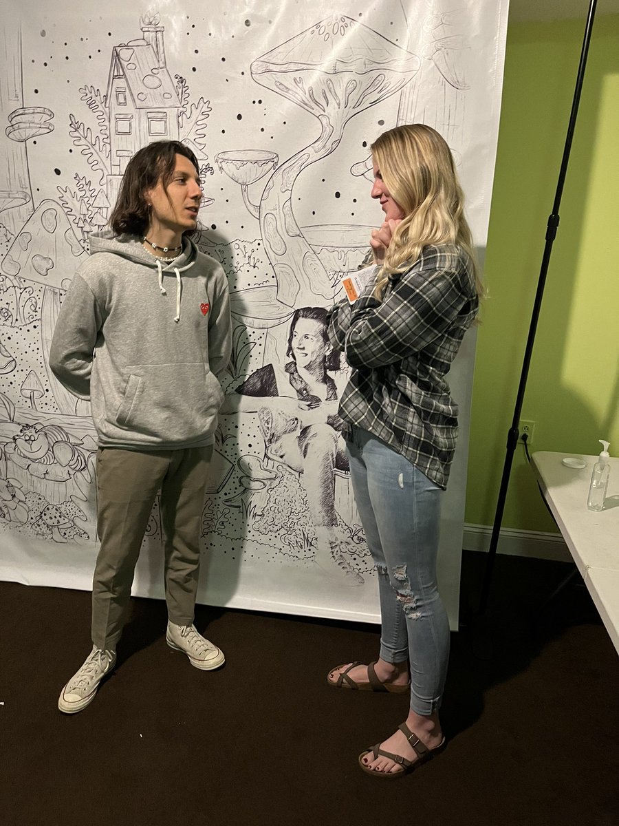melizabethb7's tweet photo. After 2.5 years of having @ansonseabra on repeat I got to see him with my eyes. Thank you for always being so amazing❤️❤️ https://t.co/yZKvUBYjA7