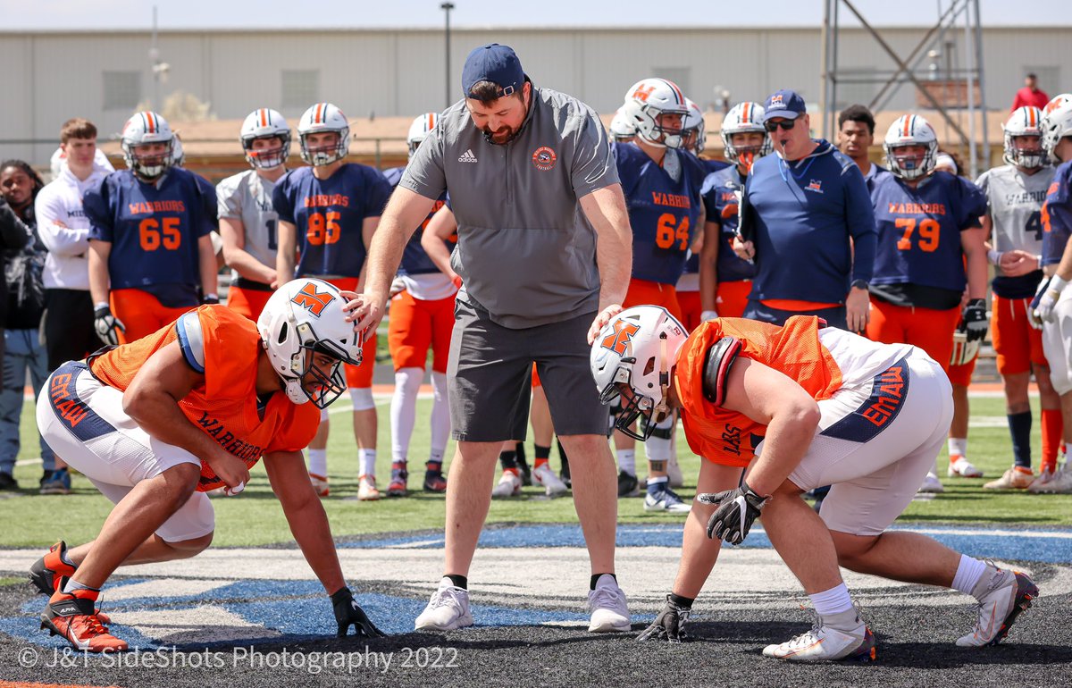 Jtsideshots's tweet photo. Any Saturday spent shooting football is a good day, even if there was crazy wind which made it hard to stand up straight. @MidlandU_FB hosted their spring scrimmage this afternoon. Looking forward to upcoming season https://t.co/amE6yRExzY