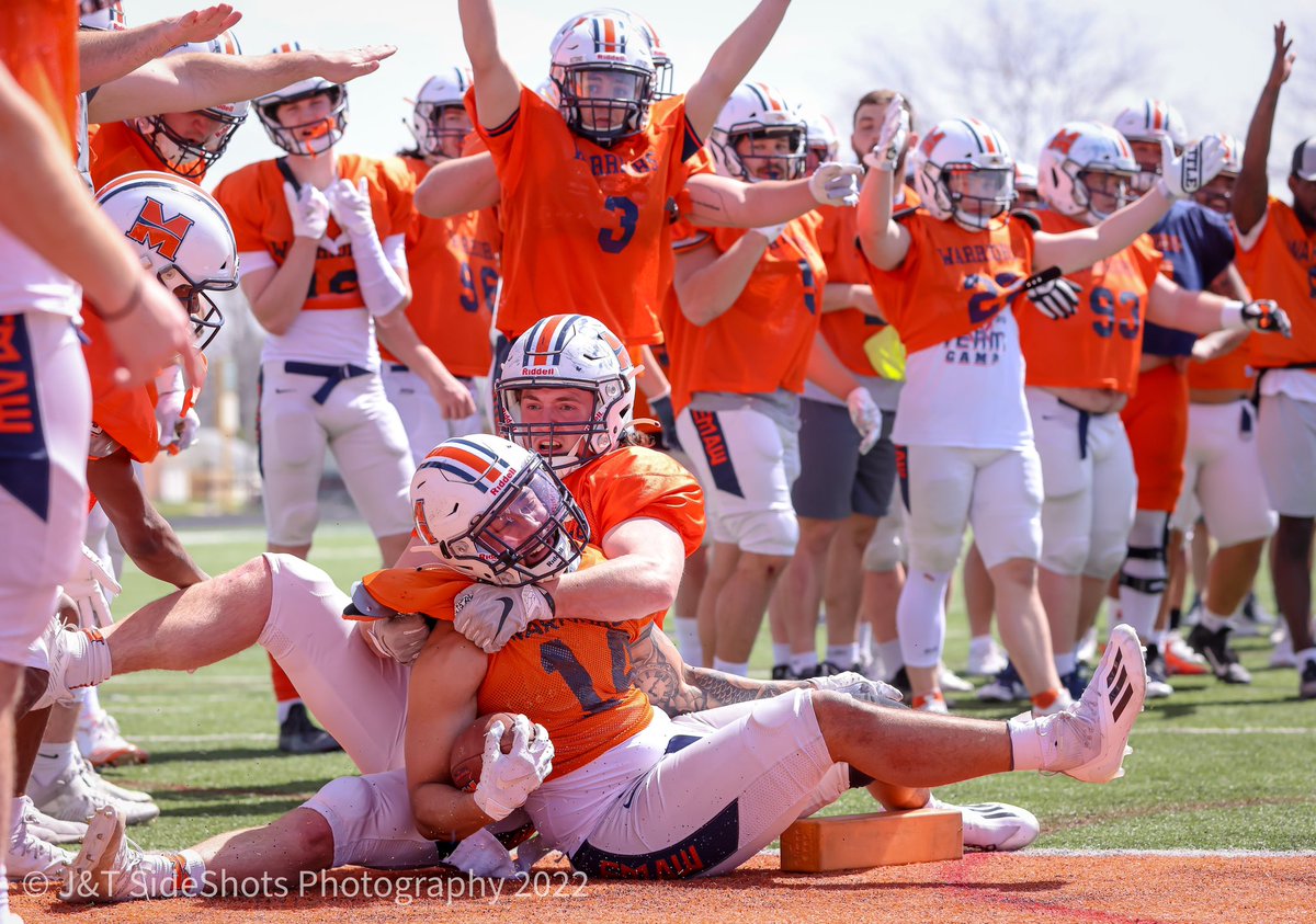 Jtsideshots's tweet photo. Any Saturday spent shooting football is a good day, even if there was crazy wind which made it hard to stand up straight. @MidlandU_FB hosted their spring scrimmage this afternoon. Looking forward to upcoming season https://t.co/amE6yRExzY