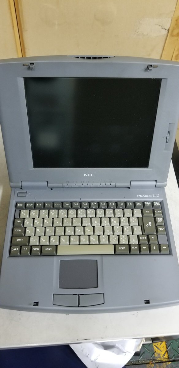 kazuki2358's tweet photo. 令和になっても、

NEC 98NOTE使うなんてなぁ笑

生まれた頃くらいの物じゃん🥺

現役で使ってる会社はどれくらいあるんだろ🤣？

まだまだ現役の骨董品があるw
起動FDと記録FD２枚挿し機器とか🤣

#NEC #98NOTE #プログラム #プログラミング #エンジニア https://t.co/neroEjT18r