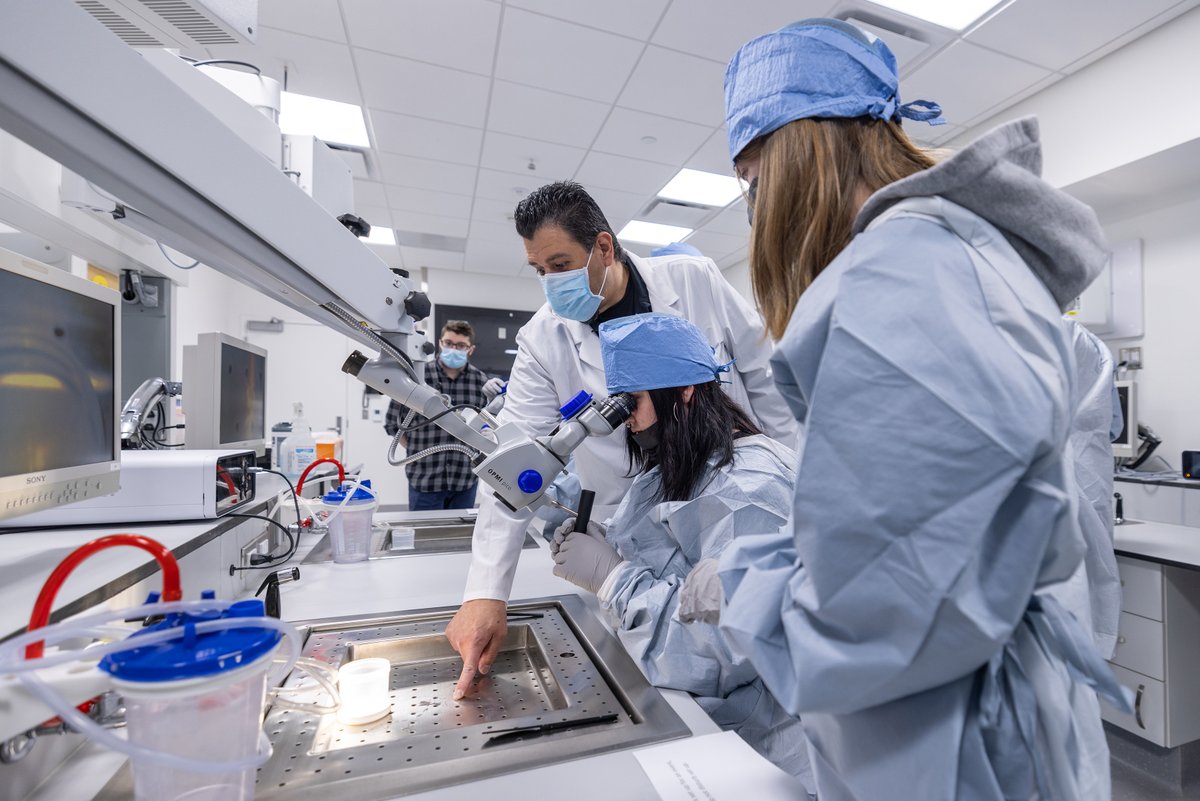 uiowa_cpss's tweet photo. #UIHC_CPSS had the pleasure to host Mrs. Allen’s science class from MountVernonHS! This #stem event showed how #healthcare_simulation improves patient care. We're inspired by these bright students and hope to see them as part of our healthcare team. @mrbrandmvhs  @MVActivities https://t.co/s3Uqq3FzW4