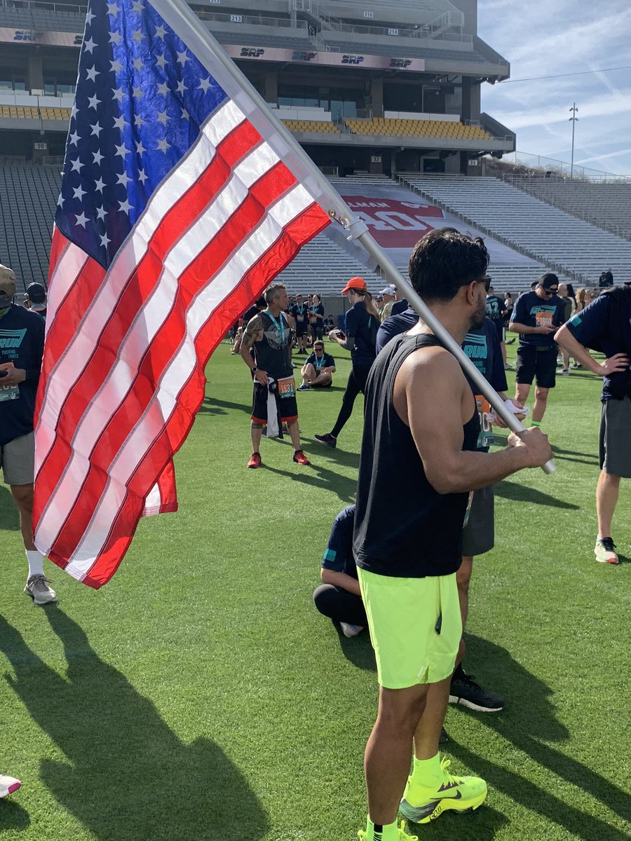 JeniferEDillard's tweet photo. Had an amazing start of the day honoring #PatTillman as well as my brother... & dedicating this run to a very special young man whom I love & admire BEYOND measure. #perseverance #blessed #keeponkeepingon #patrun #USA #lovemyboyz ! https://t.co/IxJd6gzVHL