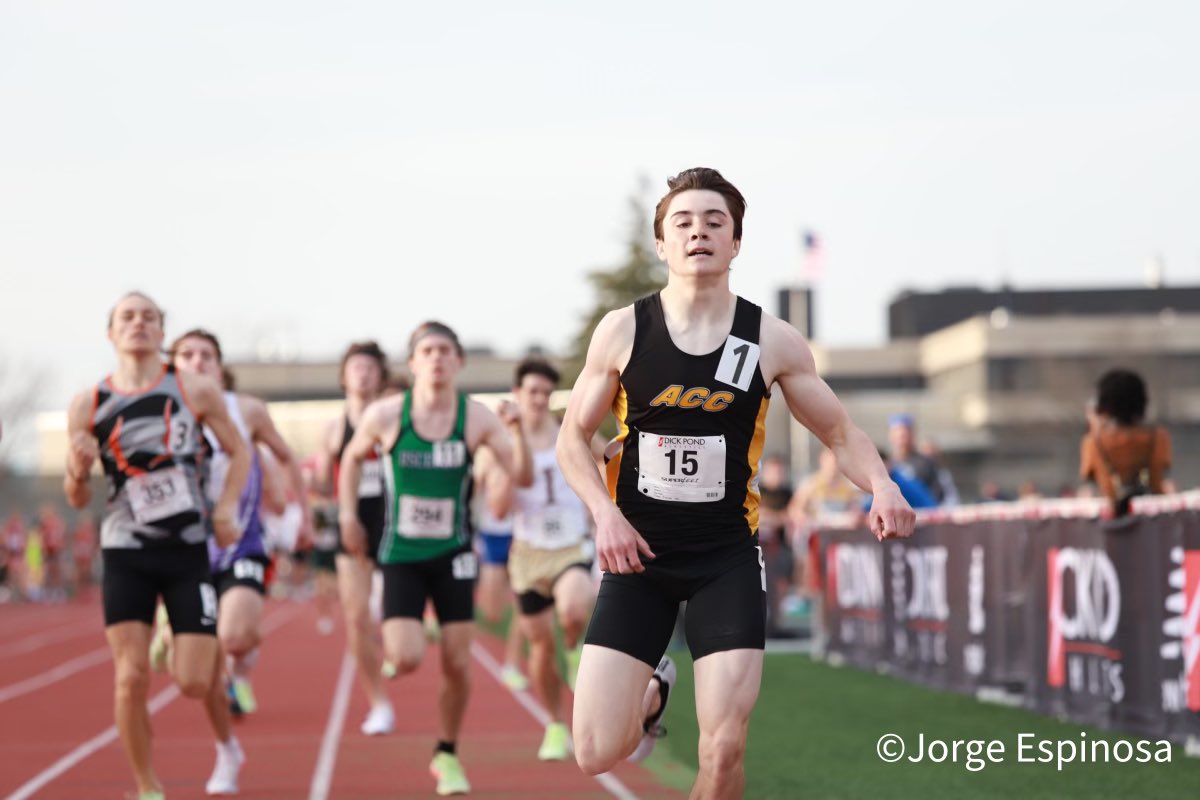 What??!!! Soph Patrick Hilby of Aurora Central Catholic 1:56.51 is sec 2 boys 800m winner #DNIP22
