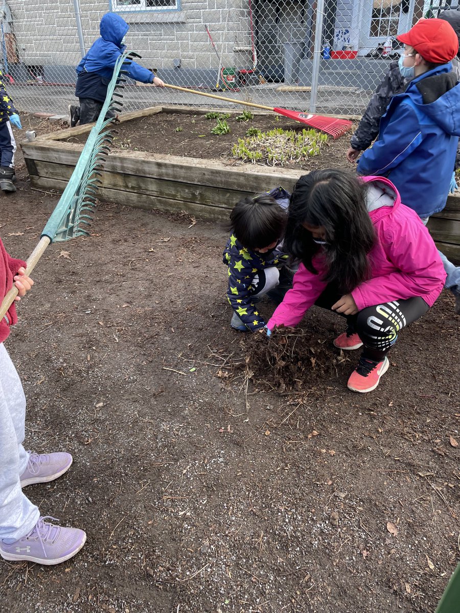 manzolm's tweet photo. Earth Day ⁦@StAnthonyOCSB⁩ 🌎 https://t.co/CSWxhFtkH0