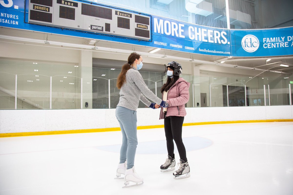 amvaughan's tweet photo. Such fun yesterday ⁦@LoyalistCollege⁩      using my other skills helping international students  #skating for the first time! #firsts ⁦@SkateCanada⁩ #SmallGivesUsThePowerToDoBigThings #GreatPlaceToBe #futurestars https://t.co/w4DwOSQov5
