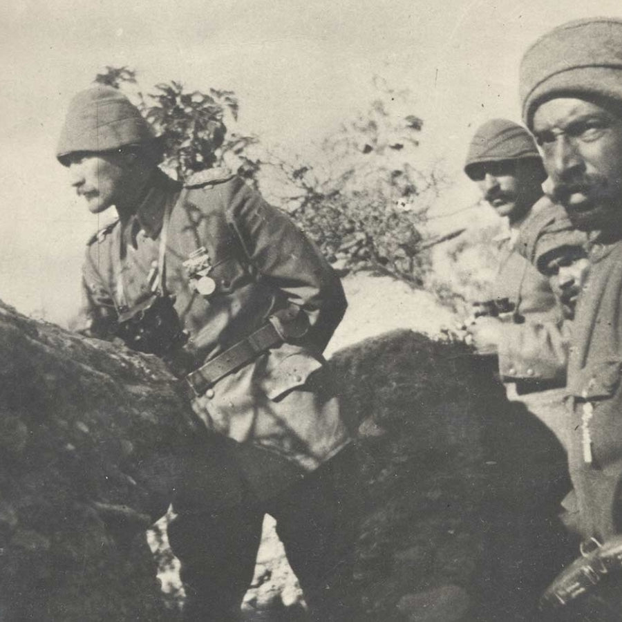 everythingturk1's tweet photo. Mustafa Kemal Ataturk visiting the trenches in Gallipoli  #turkishfollowers #Türkisch #turkey #türk #turco #turc #turkish #türkiye #everythingturkish #culture #sightseeing #travel #photooftheday #turksinaustralia #australianturks #turksinflorida #floridaturkish #floridaturk https://t.co/f9f2WNM87O