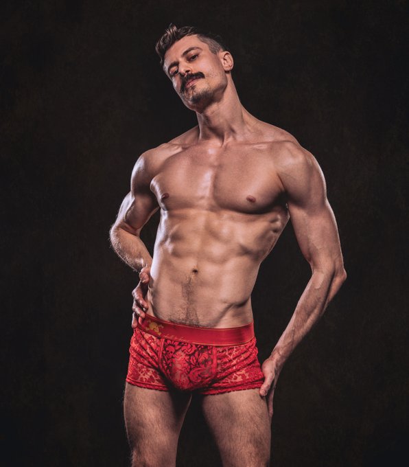 2 pic. Leather and Lace...well...just lace in these photos.
@willyumxxx by @PaulJamnicky 
https://t.co/GiK6hulLCm