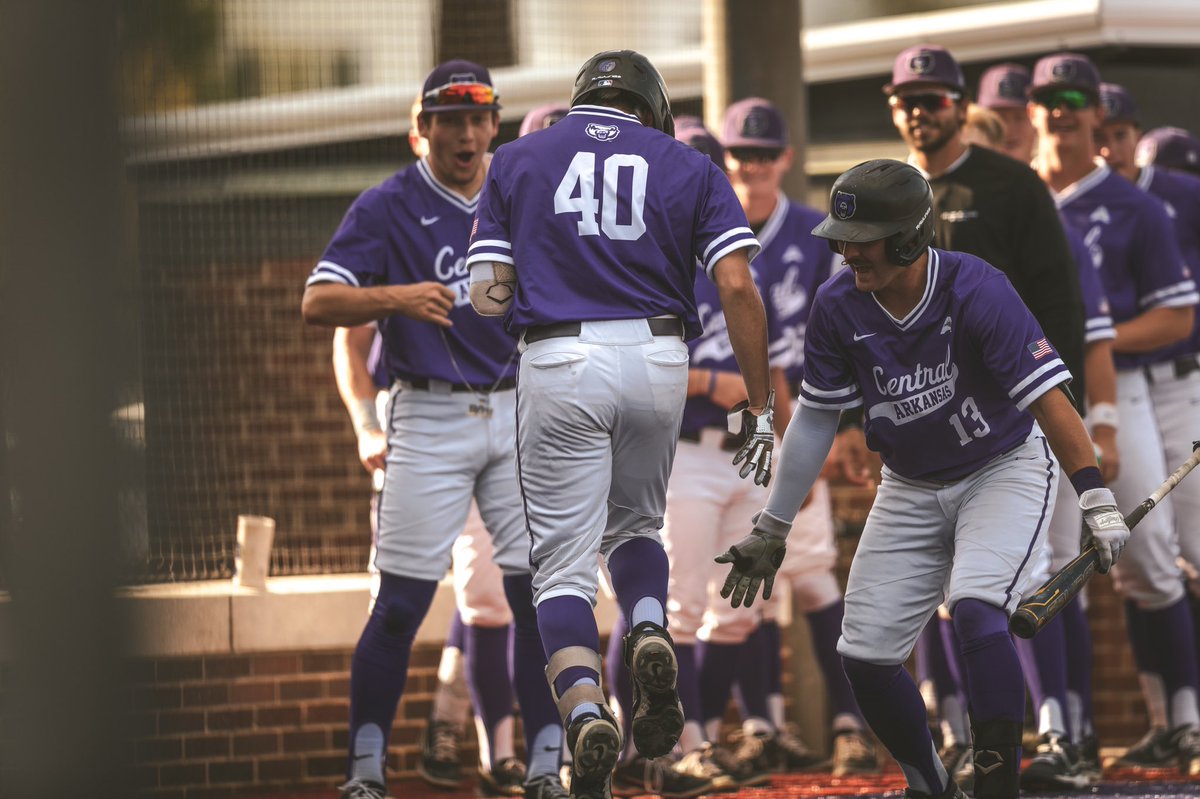 UCABearBaseball's tweet photo. Hunter Hicks is THAT guy

@10_Hunterhicks blasts 4 HR in 3 games this weekend!

#BearClawsUp https://t.co/gVfanHir8w