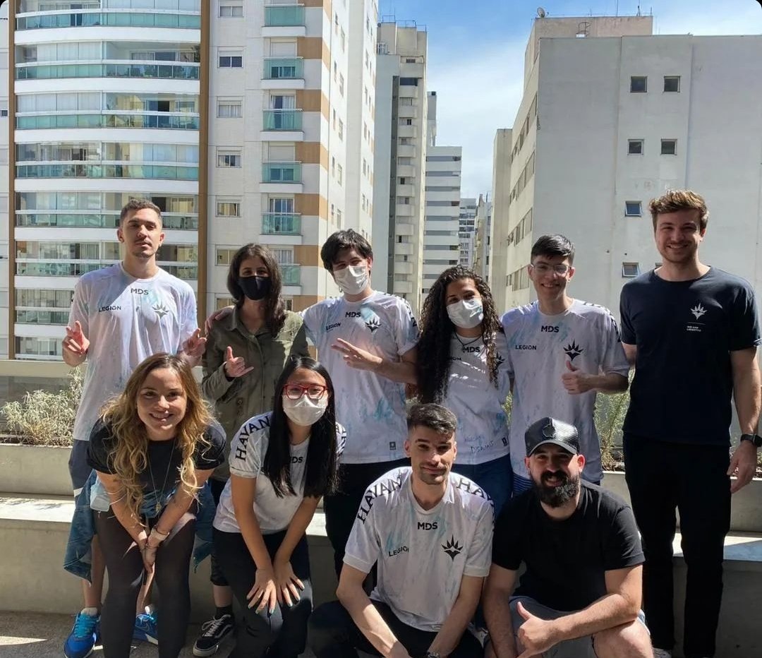 _juyuka_'s tweet photo. Hoje foi incrível 💙 Muito obrigada @libertyesports pela oportunidade de conhecer o office e assistir essa final! Foi um prazer e uma honra poder conhecer todos! Da próxima vez seremos nós na final!! 

#SomosLiberty #GoLiberty #CBLOL https://t.co/c4jP1GW1pF