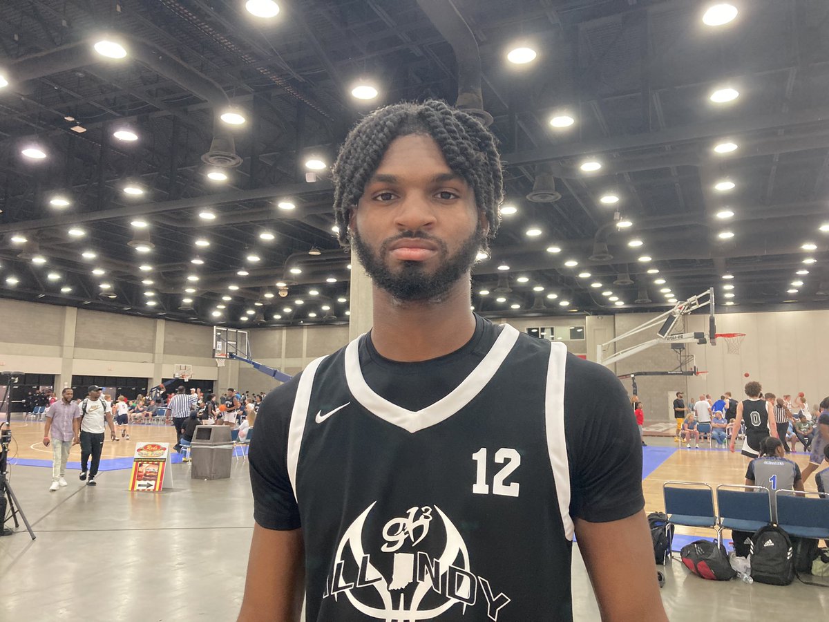 MHS_Boys_'s tweet photo. Reggie Bass drills 5 threes for @G3_All_Indy Unsigned included one towards the end of regulation to send the game to OT. The SR wing guard also played tough in ball D throughout. @ny2lasports #GrassrootsShowcase2K22 #TGBA https://t.co/MYcNEFbwNS
